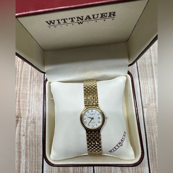Wittnauer Cosmopolitan Gold-plated Unisex Watch in EUC needs battery ๐ - Picture 2 of 9